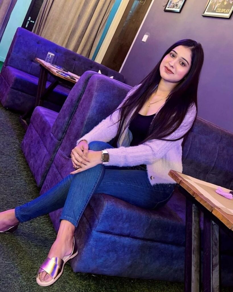 Call Girls in Connaught Place